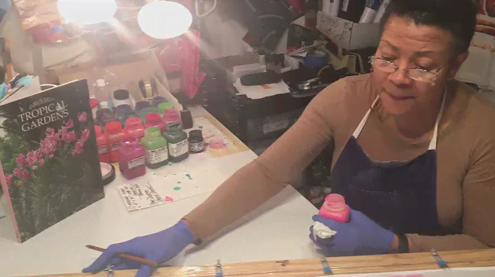 Applying the Dye-Na-Flow Paints